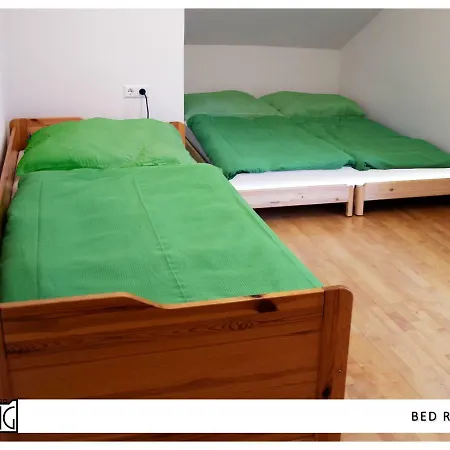 Aco Living - A Cheap Overnight Klagenfurt am Wörthersee Exterior foto